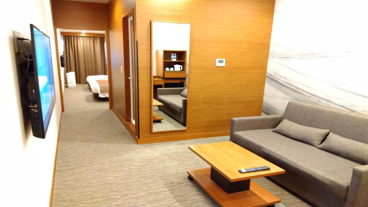 Odysis Suites Osaka Airport Hotel 이즈미-사노 외부 사진